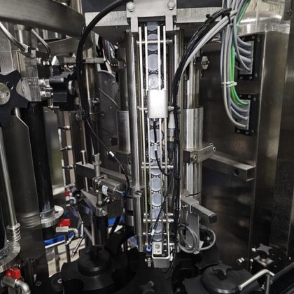 使い捨てボトル充填ライン