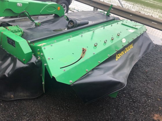 2017 JOHN DEERE 331 MOWER