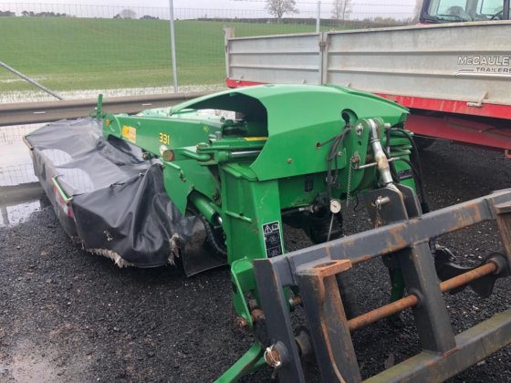 2017 JOHN DEERE 331 MOWER