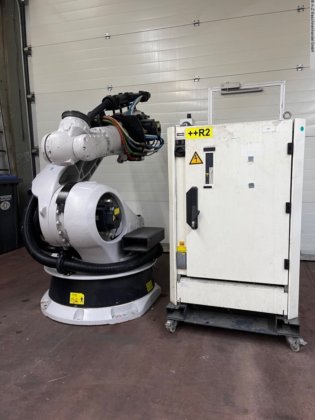 2002 KUKA VKRC2 KR180
