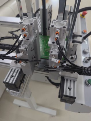 Universal Instruments SMT PCB Destacker