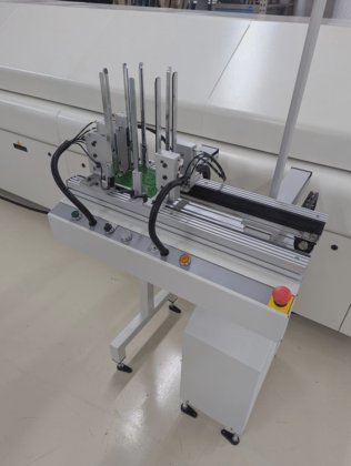 Universal Instruments SMT PCB Destacker