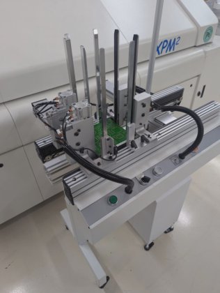 Universal Instruments SMT PCB Destacker