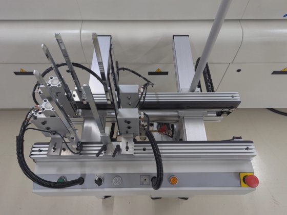 Universal Instruments SMT PCB Destacker