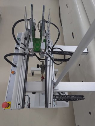 Universal Instruments SMT PCB Destacker