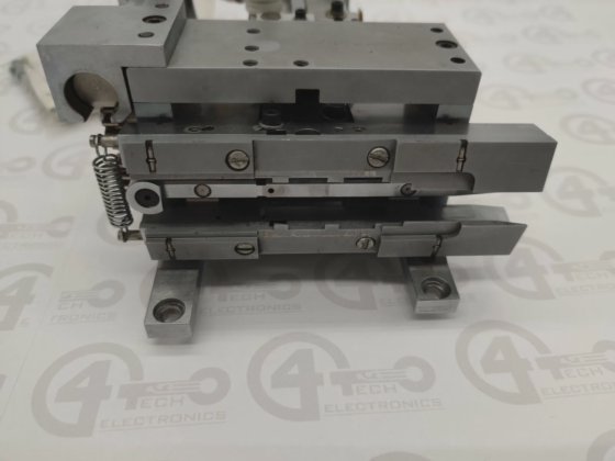 Universal Instruments DIP Insertion Spreader