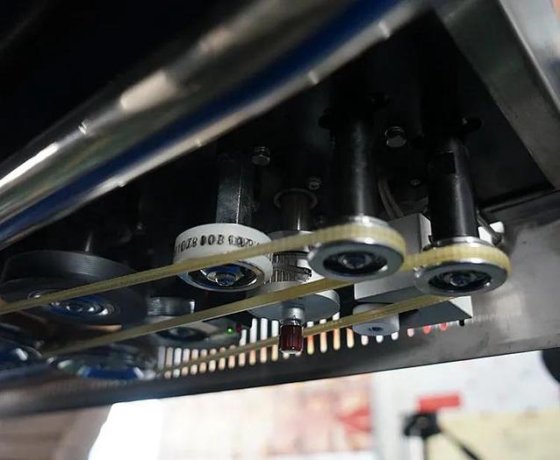 用于手动包装的新型高速袋式连续带式封口机