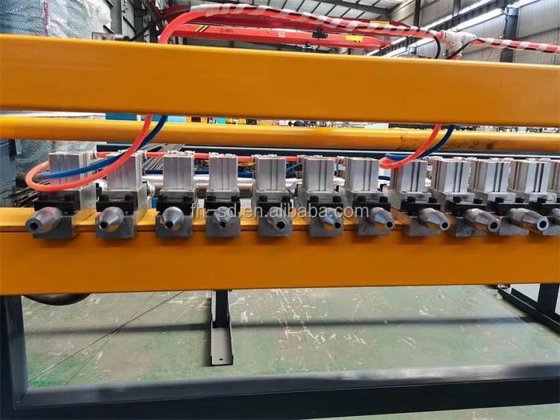 空気圧溶接金網溶接機