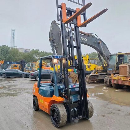 2023 TOYOTA 3.5 tons