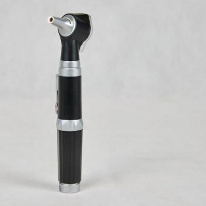 带直接卤素灯的紧凑型耳镜
