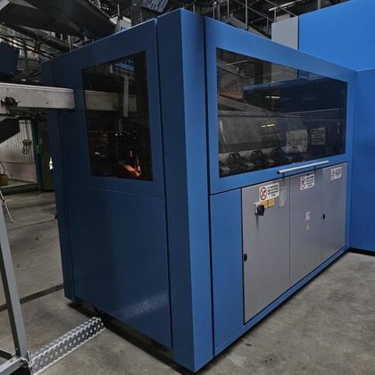 ストレッチブロー成形機