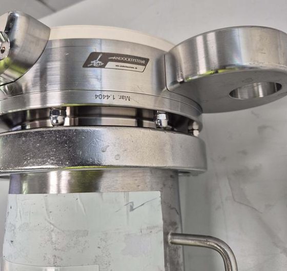 Rhinox Containment Andocksystem mit Kugelsegmentventil