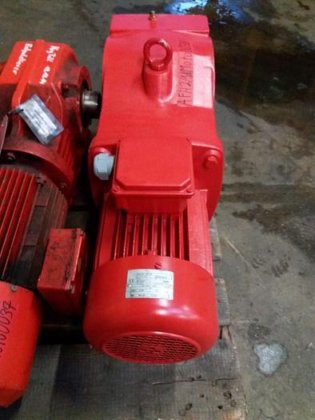 ベベルギア付きモーター