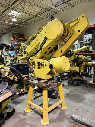 FANUC M410iB/450 PALLETIZING ROBOT WITH