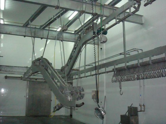 最畅销的牛屠宰场水牛肉加工设备用四分之一胴体圆锯机