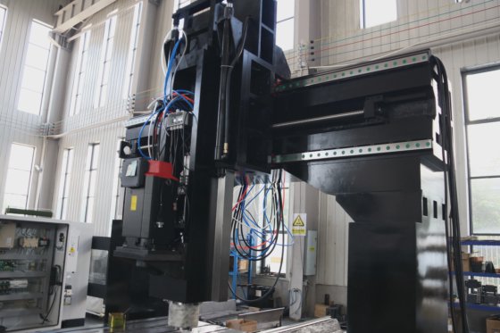 Small Fully Closed Loop CNC