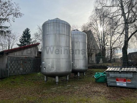 明るいビールタンク