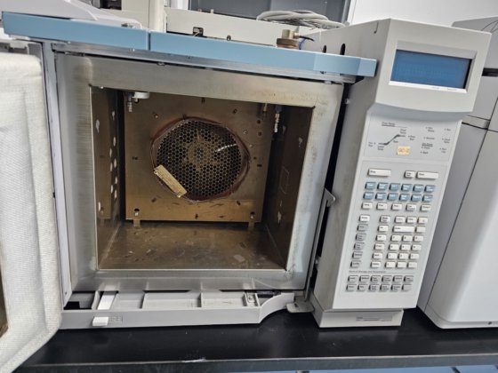 Agilent Gas Chromatograph w/Headspace Sampler in Philadelphia, PA, USA