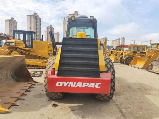 2015 dynapac CA302D