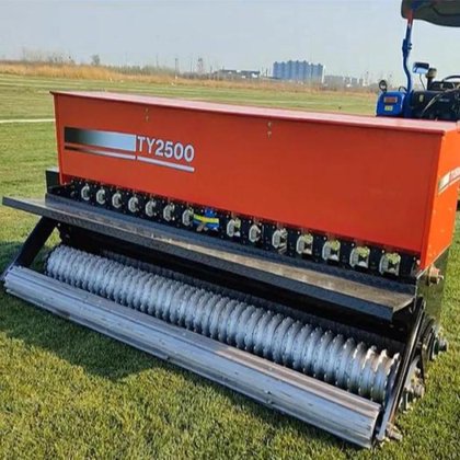 トラクターによって取付けられる及び牽引のタイプ農場の種プランター フットボール競技場のゴルフ コースのための小麦肥料の播種機