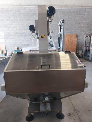 2011 Bertolaso Capping machine