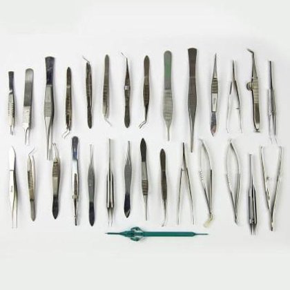 たくさんの眼科用器具