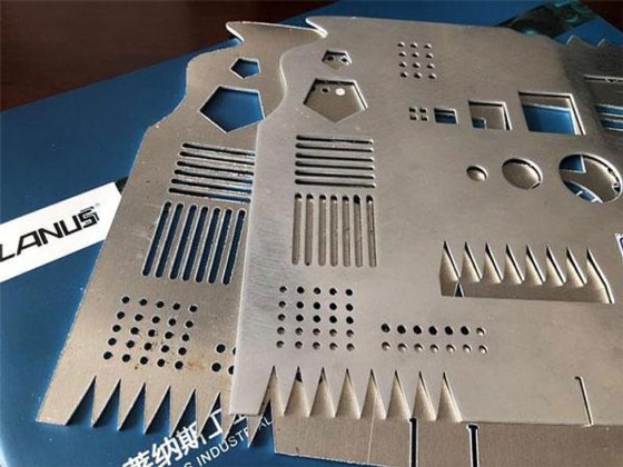 Lanuss LSG 系列：金属砂光机（干式）