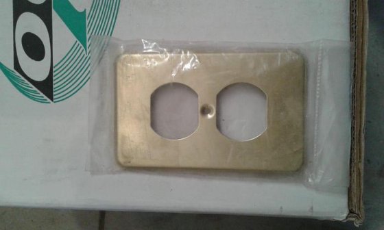 双插座金色金属盖