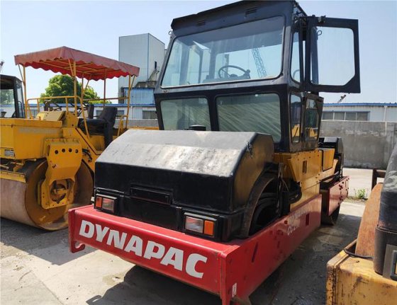 2013 dynapac CC211