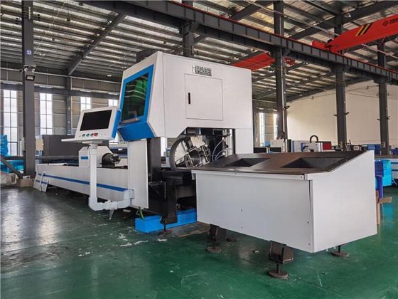 中国工厂 3000W 金属光纤激光切割机，价格低廉