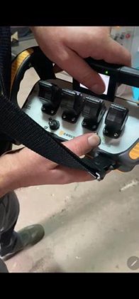 リモートコントロール操作が可能な堅牢な油圧ブレーカー