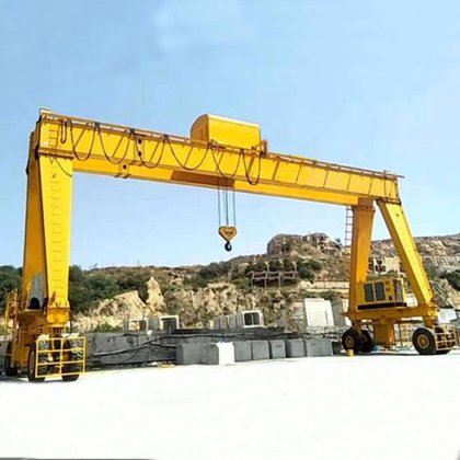 RTG ゴムタイヤ移動式ストラドルキャリア ガントリー クレーン 70