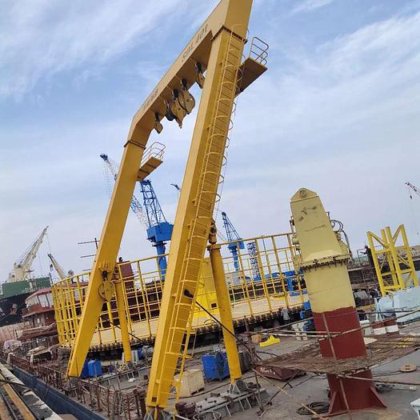 Marine S 起重龙门式船舶舱口盖起重机