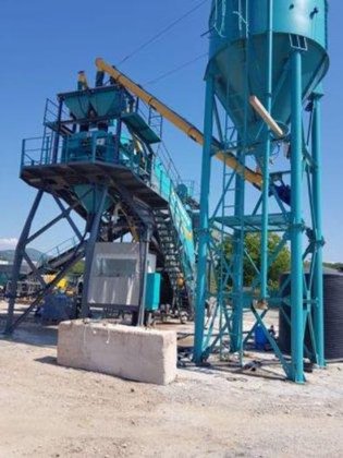 セメントサイロ