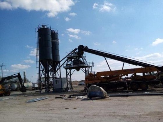 固定混凝土搅拌站