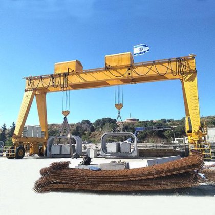 橡胶轮胎70吨跨运式起重机厂家定制