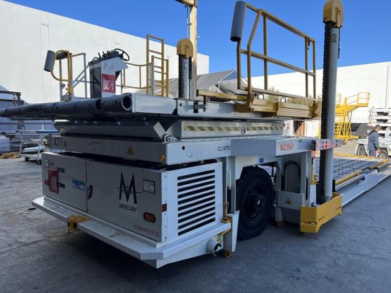 2000 JBT Commander 30 Cargo Loader in Santa Fe Springs, CA, USA