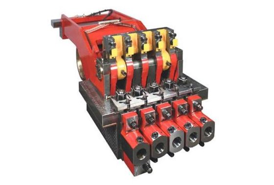 RBFシリーズ 4ステーション ボルトフォーマー