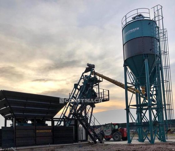 紧凑型混凝土厂，产能 30 立方米/小时。直接从仓库发货！