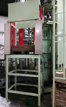 使い捨てボトル用PET充填ライン