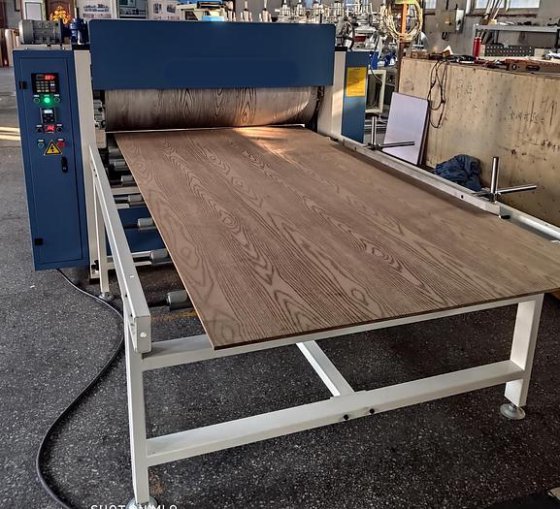 EMBOSSING MACHINE