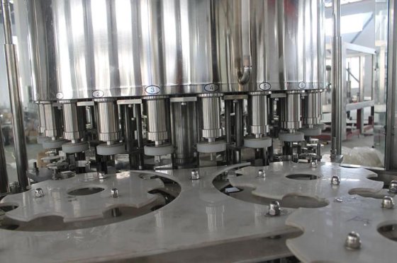 质量上乘的果汁厂灌装封盖机