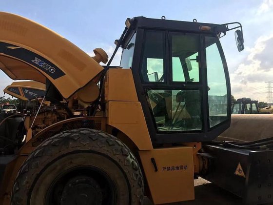2020 XCMG XS263J