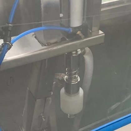 优质 5 加仑全自动桶装纯净饮用水灌装和液体旋盖机
