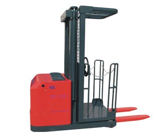 CDG 全电动订单拣选机