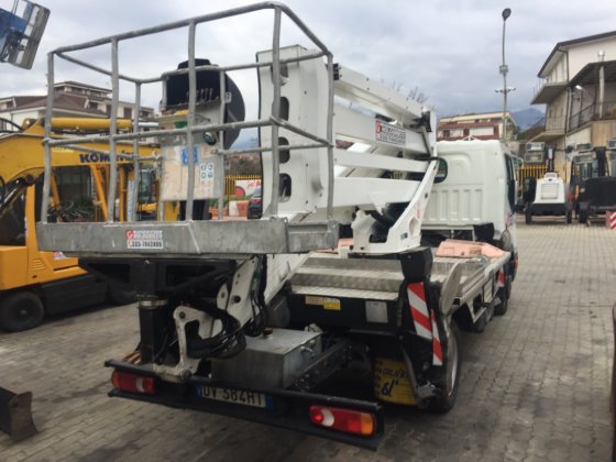 2009 articulated truck mounted platform 20 mt in castrovillari italy machinio
