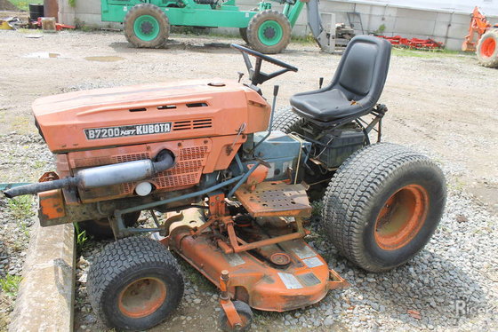 Kubota B7200 Tractor