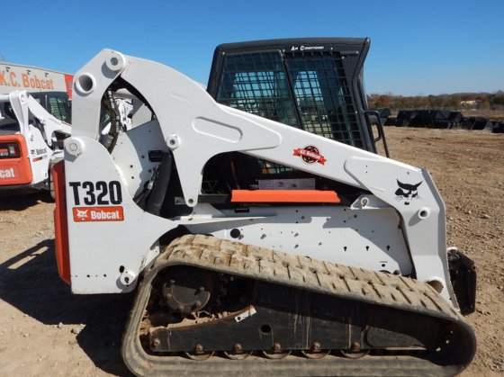 Bobcat T320 Compact Track Loader