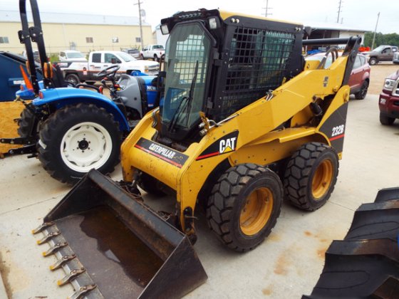 Caterpillar 232B Skid Steer Loader