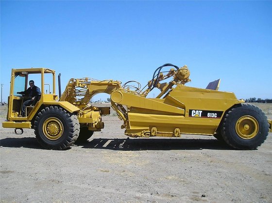 Caterpillar 613C Scraper